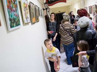 MMK Galéria: Katona Ilona üvegfestő kiállítása - fotó: Ónodi Zoltán