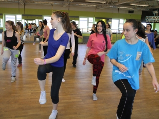 Katus Attilával aerobikoztak - fotó: Sándor Judit