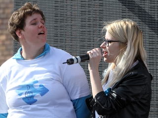 Az autizmus világnapja - Minifesztivál a főtéren - fotó: Sándor Judit