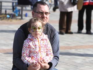 Az autizmus világnapja - Minifesztivál a főtéren - fotó: Sándor Judit