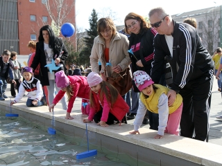 Az autizmus világnapja - Minifesztivál a főtéren - fotó: Sándor Judit