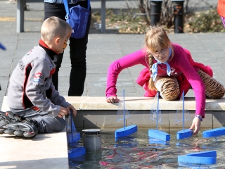 Az autizmus világnapja - Minifesztivál a főtéren - fotó: Sándor Judit