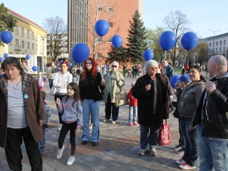 Az autizmus világnapja - Minifesztivál a főtéren - fotó: Sándor Judit