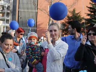Az autizmus világnapja - Minifesztivál a főtéren - fotó: Sándor Judit