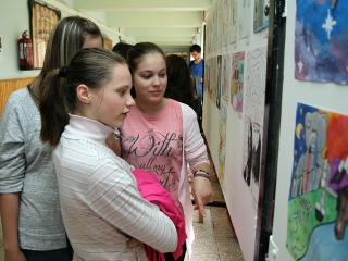 Rajzpályázat és kiállítás a Lorántffy-ban - fotó: Sándor Judit