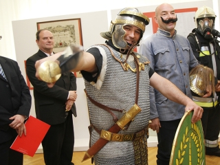 Kiállítás a tűzoltóság történetéről - fotó: Sándor Judit