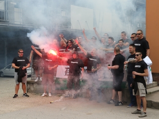 Elindultak a DKKA szurkolók Veszprémbe - fotó: Ónodi Zoltán