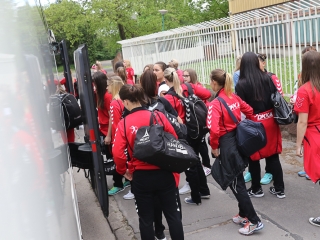 Elindultak a DKKA szurkolók Veszprémbe - fotó: Ónodi Zoltán