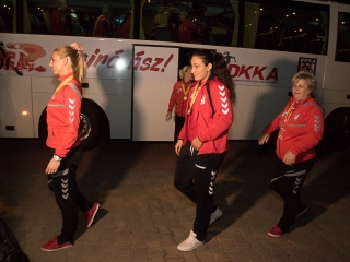 Európa csúcsán a DKKA - A város hazavárta lányait - fotó: Ónodi Zoltán