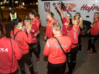Európa csúcsán a DKKA - A város hazavárta lányait - fotó: Ónodi Zoltán