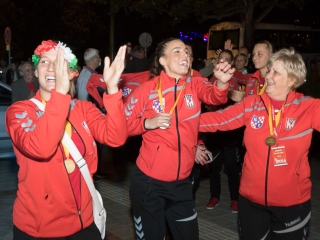 Európa csúcsán a DKKA - A város hazavárta lányait - fotó: Ónodi Zoltán