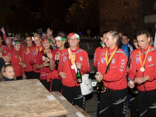 Európa csúcsán a DKKA - A város hazavárta lányait - fotó: Ónodi Zoltán