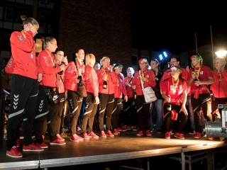 Európa csúcsán a DKKA - A város hazavárta lányait - fotó: Ónodi Zoltán