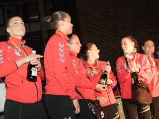 Európa csúcsán a DKKA - A város hazavárta lányait - fotó: Ónodi Zoltán