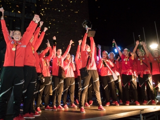 Európa csúcsán a DKKA - A város hazavárta lányait - fotó: Ónodi Zoltán