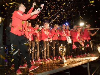 Európa csúcsán a DKKA - A város hazavárta lányait - fotó: Ónodi Zoltán