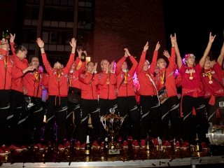 Európa csúcsán a DKKA - A város hazavárta lányait - fotó: Ónodi Zoltán