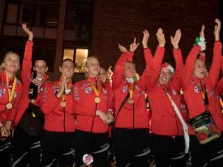 Európa csúcsán a DKKA - A város hazavárta lányait - fotó: Ónodi Zoltán