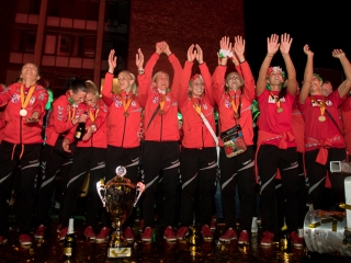 Európa csúcsán a DKKA - A város hazavárta lányait - fotó: Ónodi Zoltán