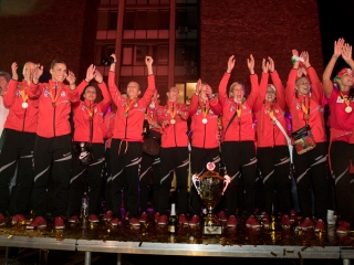 Európa csúcsán a DKKA - A város hazavárta lányait - fotó: Ónodi Zoltán