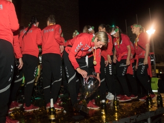 Európa csúcsán a DKKA - A város hazavárta lányait - fotó: Ónodi Zoltán