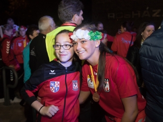 Európa csúcsán a DKKA - A város hazavárta lányait - fotó: Ónodi Zoltán