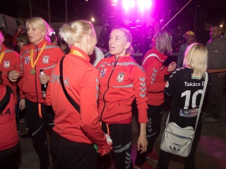 Európa csúcsán a DKKA - A város hazavárta lányait - fotó: Ónodi Zoltán