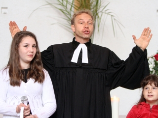 Istentisztelettel ünnepelték a 20 éves Evangélikus Templomot - fotó: Sándor Judit