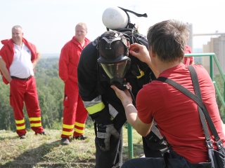 Tűzoltók lépcsőfutó versenye - fotó: Sándor Judit