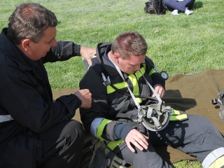 Tűzoltók lépcsőfutó versenye - fotó: Sándor Judit