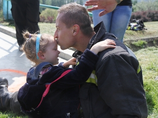 Tűzoltók lépcsőfutó versenye - fotó: Sándor Judit