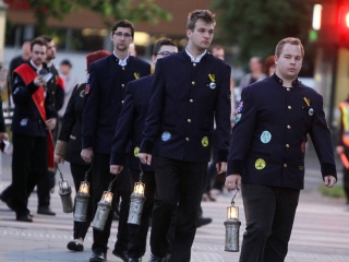 Elbúcsúztak az egyetemisták a várostól - A Szalamender képekben - fotó: Sándor Judit