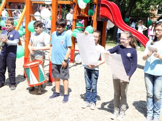 Móricz - Birtokba vették a gyerekek az új játszóteret - fotó: Sándor Judit