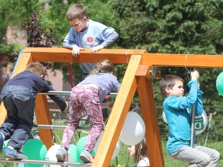 Móricz - Birtokba vették a gyerekek az új játszóteret - fotó: Sándor Judit