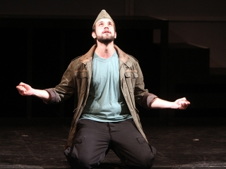 Ádámok és Évák - Színpadon az Odösszeia - fotó: Sándor Judit