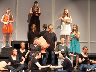 Ádámok és Évák - Színpadon az Odösszeia - fotó: Sándor Judit