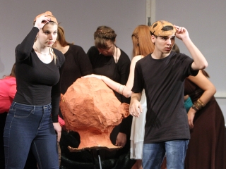 Ádámok és Évák - Színpadon az Odösszeia - fotó: Sándor Judit