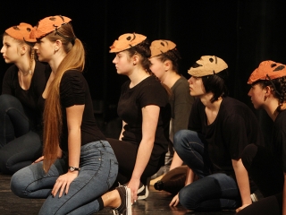 Ádámok és Évák - Színpadon az Odösszeia - fotó: Sándor Judit