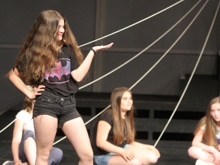 Ádámok és Évák - Színpadon az Odösszeia - fotó: Sándor Judit