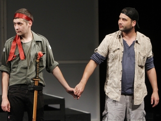 Ádámok és Évák - Színpadon az Odösszeia - fotó: Sándor Judit