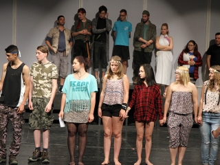 Ádámok és Évák - Színpadon az Odösszeia - fotó: Sándor Judit