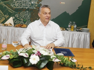 Miniszterelnöki látogatás Dunaújvárosban - fotó: 