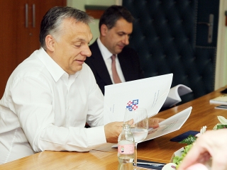 Miniszterelnöki látogatás Dunaújvárosban - fotó: 