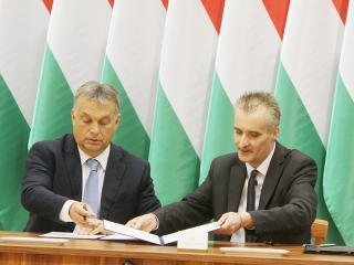 Miniszterelnöki látogatás Dunaújvárosban - fotó: 