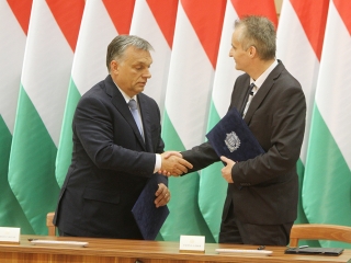 Miniszterelnöki látogatás Dunaújvárosban - fotó: 