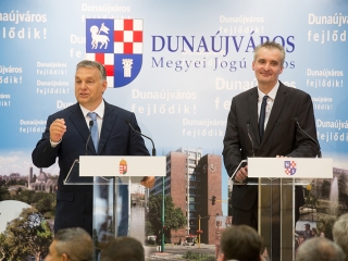 Miniszterelnöki látogatás Dunaújvárosban - fotó: 