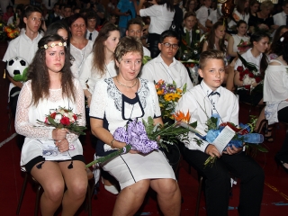 Elballagtak a Dózsa iskola végzősei - fotó: Sándor Judit