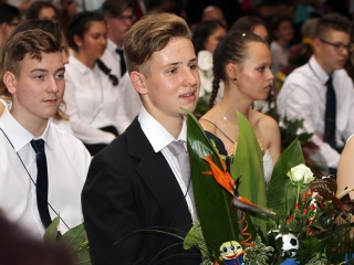 Elballagtak a Dózsa iskola végzősei - fotó: Sándor Judit