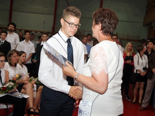 Elballagtak a Dózsa iskola végzősei - fotó: Sándor Judit