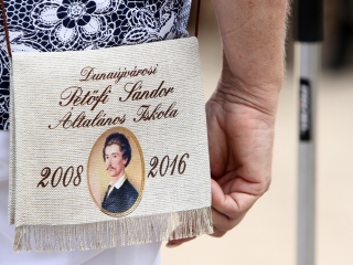 Ballagás a Petőfiben - fotó: Sándor Judit